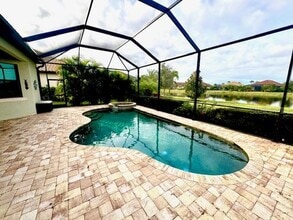 7113 Whittlebury Trl in Bradenton, FL - Building Photo - Building Photo