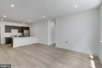 3045-51 Richmond St, Unit 504 in Philadelphia, PA - Foto de edificio - Building Photo