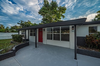 3409 Corey Rd in Sarasota, FL - Building Photo - Building Photo