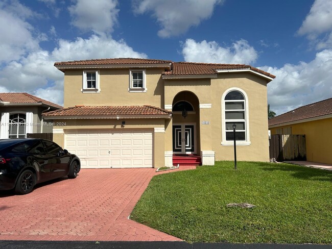 16343 SW 95th Ln in Miami, FL - Foto de edificio - Building Photo