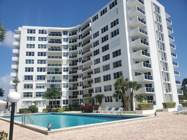 property at 2800 N Flagler Dr