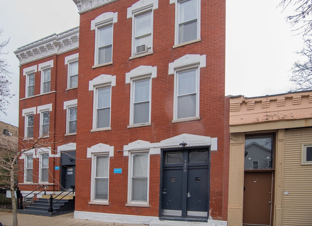 1479 W Huron St in Chicago, IL - Building Photo