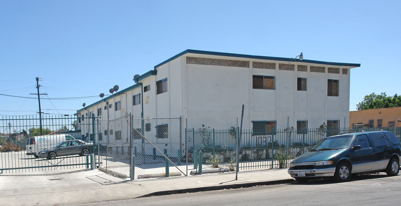 1032 45th St in Los Angeles, CA - Building Photo