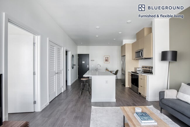 2401 S Jackson St in Seattle, WA - Building Photo - Building Photo