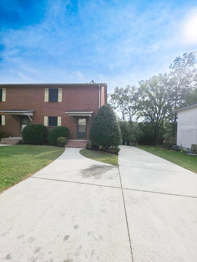 83 Eastgate Cir, Unit A