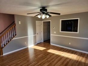 1210 Victorian Village Dr in Harrisonburg, VA - Building Photo - Building Photo