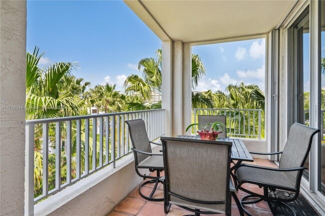 701 Crandon Blvd in Key Biscayne, FL - Building Photo - Building Photo