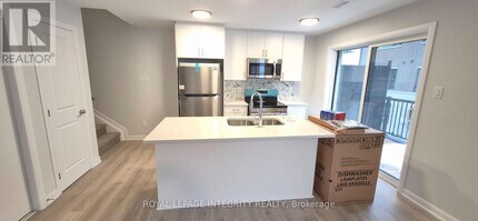 701 Glenroy Gilbert Dr in Ottawa, ON - Building Photo - Building Photo