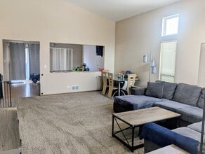 1080 Noelle Bend in Lake In The Hills, IL - Building Photo - Building Photo