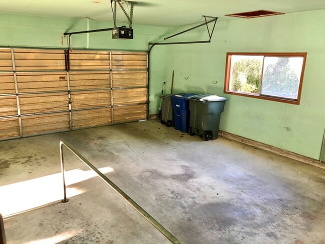 property at 543 Riverside Dr SE