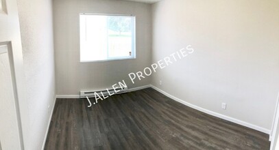 1806 Parker Cir in Norfolk, NE - Building Photo - Building Photo