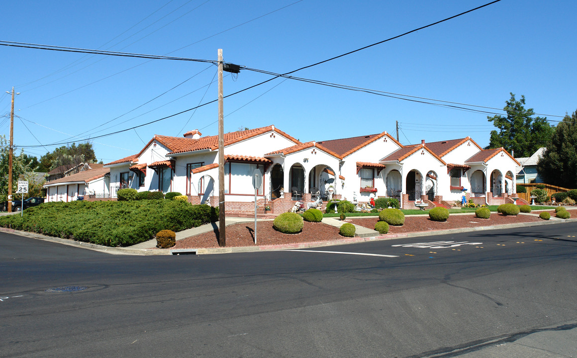 803-811 E 5th St in Benicia, CA - Building Photo