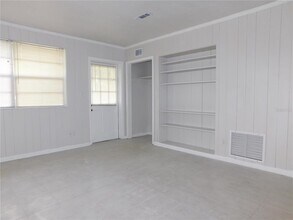 548 NE 5th Ave in Gainesville, FL - Building Photo - Building Photo