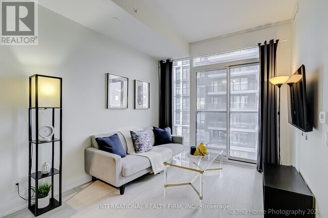 181 Dundas St E in Toronto, ON - Building Photo - Building Photo