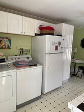 16 Rustcraft Rd in Dedham, MA - Foto de edificio - Building Photo