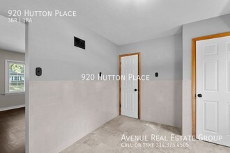 920 Hutton Pl in St. Louis, MO - Building Photo - Building Photo