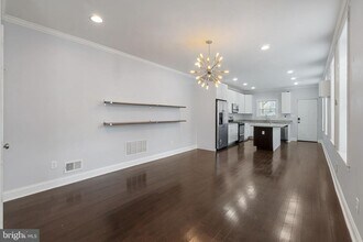 11 N East Ave in Baltimore, MD - Building Photo - Building Photo