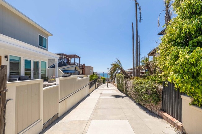 232 30th St in Hermosa Beach, CA - Building Photo - Building Photo