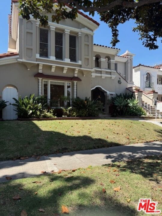 property at 357 S Doheny Dr