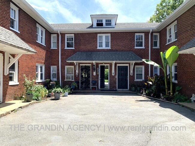property at 1624 Chapman Ave SW