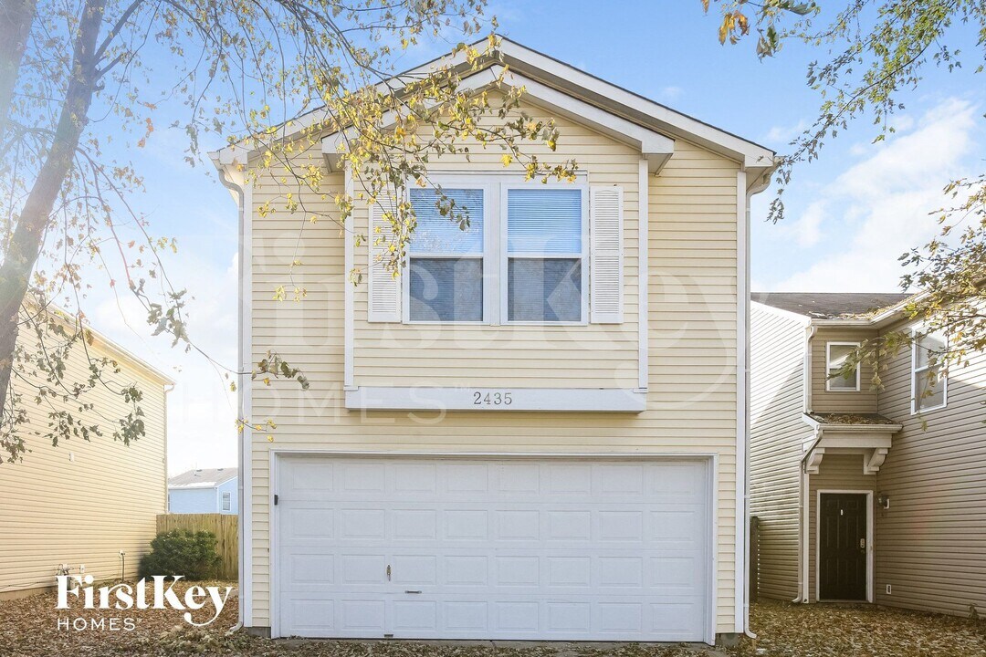 2435 Redland Ln in Indianapolis, IN - Building Photo
