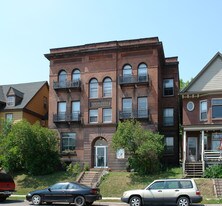 Layfayette in Duluth, MN - Building Photo