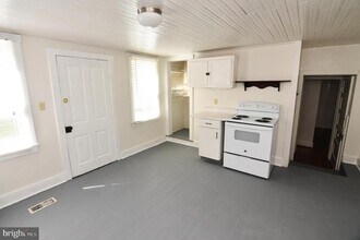 105 E Pall Mall St in Winchester, VA - Building Photo - Building Photo