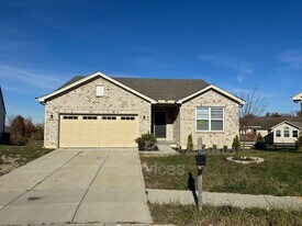 2158 Pumpkin Ridge Ct in Hamilton, OH - Building Photo