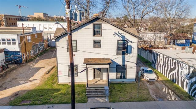 107 Fry St in Denton, TX - Building Photo