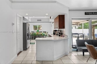 4306 Johnson St in Hollywood, FL - Building Photo - Building Photo