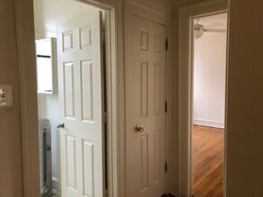 1128 W Pratt Blvd in Chicago, IL - Building Photo - Building Photo