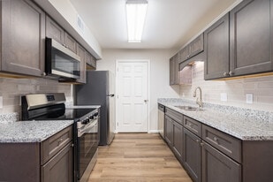 Cambridge Apartments of Florence in Florence, SC - Building Photo