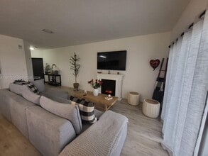 15520 SW 136th St in Miami, FL - Building Photo - Building Photo