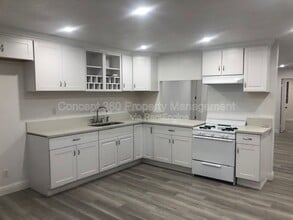 1327 W Parade St in Long Beach, CA - Building Photo - Building Photo