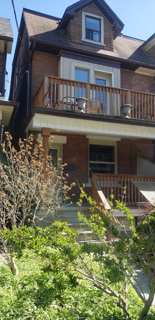 property at 39 Marchmount Rd