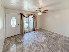 1915 Ridgewood St in Irving, TX - Building Photo - Building Photo