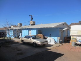 Roosevelt Retail w/Duplex Apartments