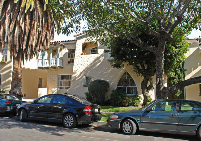 418 N Genesee Ave in Los Angeles, CA - Building Photo - Building Photo