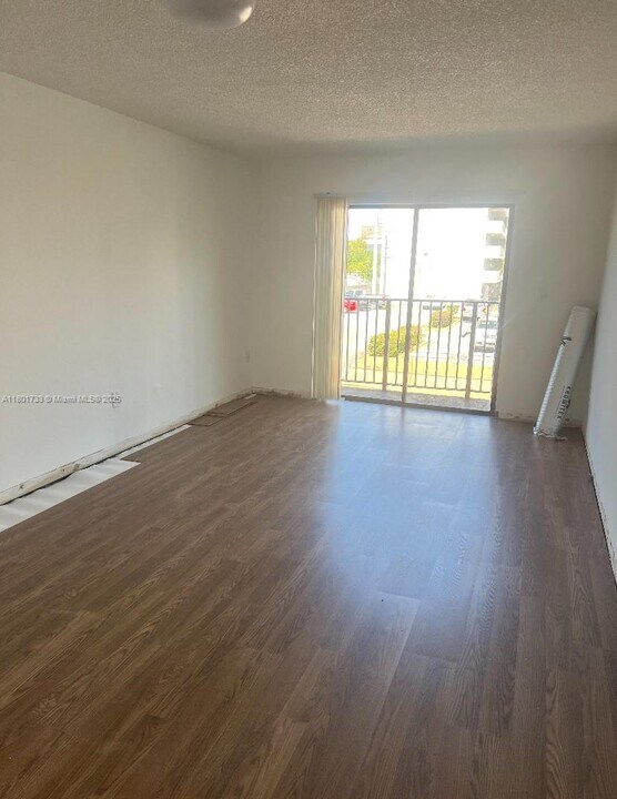 6141 W 22nd Ct in Hialeah, FL - Building Photo
