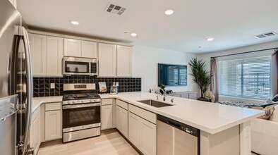 10717 Bendmore Ct in Las Vegas, NV - Building Photo - Building Photo