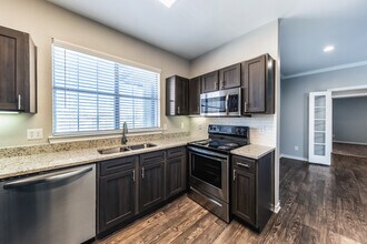 eaves North Dallas in Dallas, TX - Building Photo - Building Photo