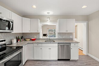 115 Mill St in Lincoln, MA - Building Photo - Building Photo