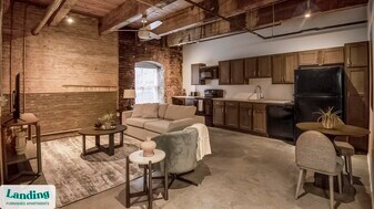 99 S Front St in Memphis, TN - Building Photo