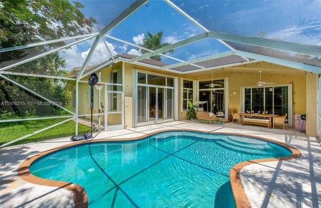 3967 Nighthawk Dr in Weston, FL - Building Photo - Building Photo