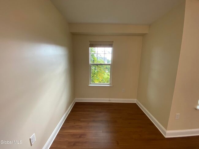 property at 2 Mellor Ln