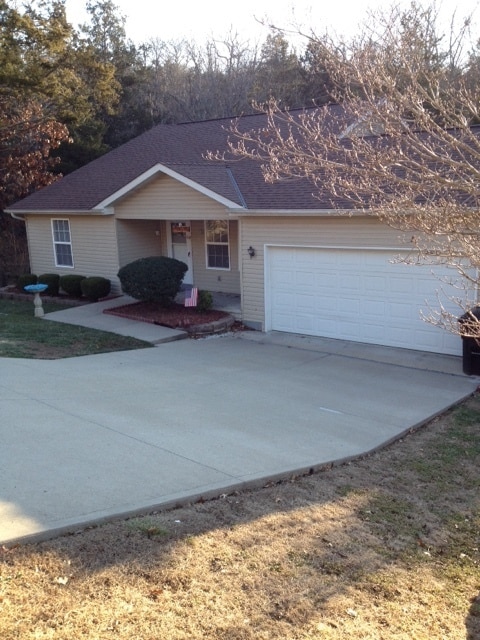 156 Alexander Ave in Branson, MO - Building Photo - Building Photo