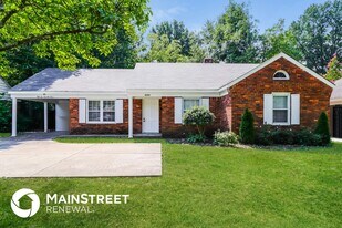 5273 Quince Rd in Memphis, TN - Building Photo