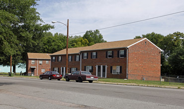 Gilpin Court in Richmond, VA - Foto de edificio - Building Photo