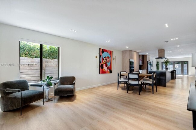 6246 SW 10th St in West Miami, FL - Building Photo - Building Photo