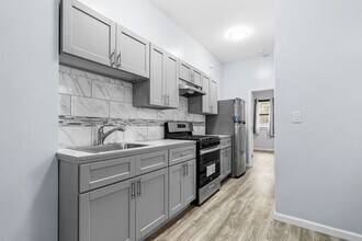 366 Baltic Street in Brooklyn, NY - Building Photo - Interior Photo